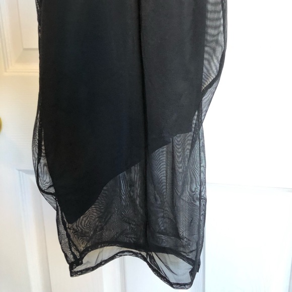 Sexy LBD with asymmetrical mesh hem - Picture 5 of 5